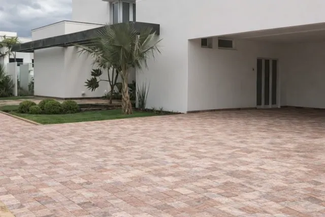 Pedra miracema rosa 11,5x23 aplicada em piso externo e muro